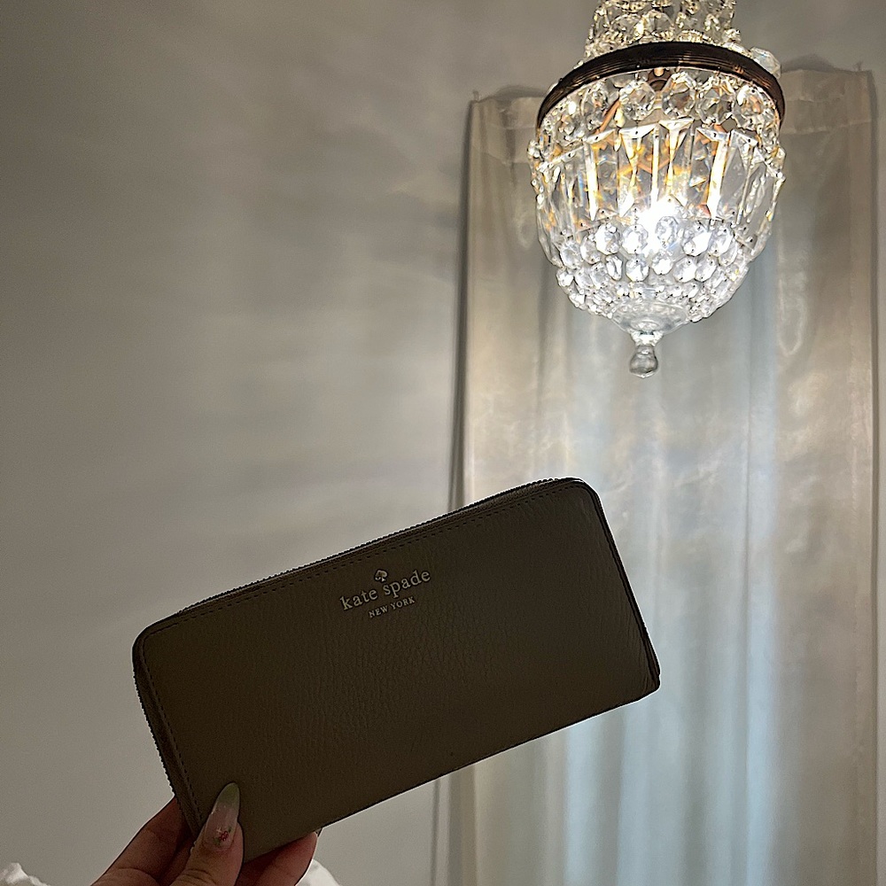 KATE SPADE WALLET - Picture 2 of 5